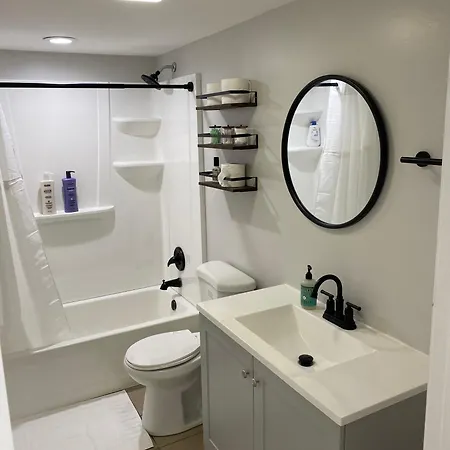 Stylish Urban Retreat 3 Bedroom Newly Remodeled Chicago Exterior photo